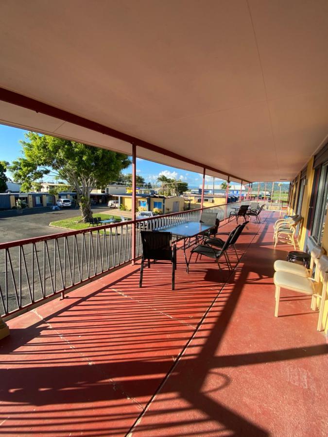 Proserpine Motor Lodge Bagian luar foto