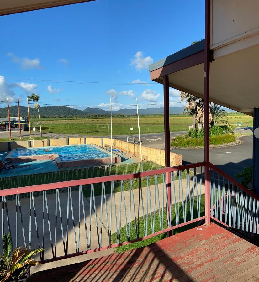 Proserpine Motor Lodge Bagian luar foto