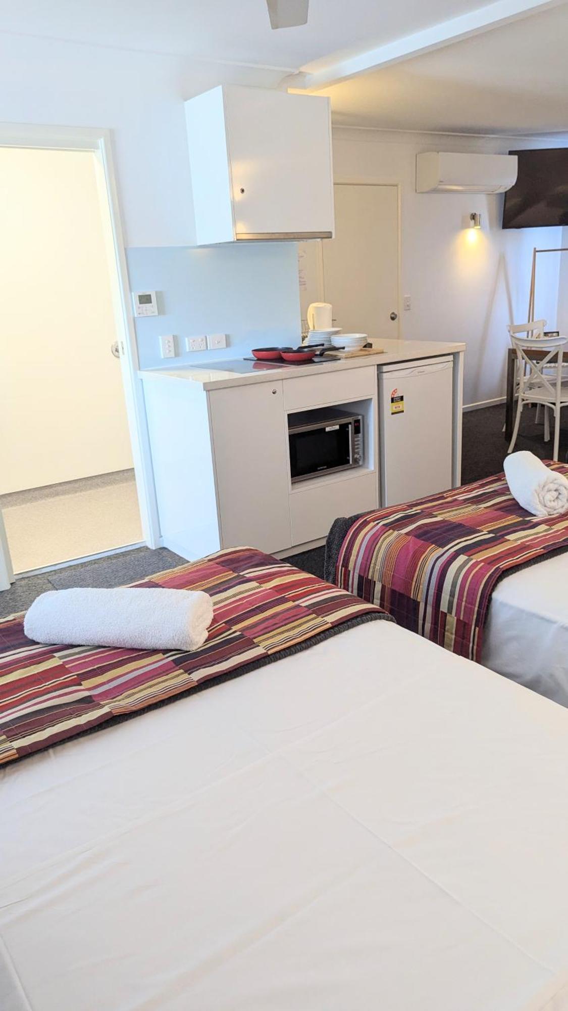 Proserpine Motor Lodge Bagian luar foto