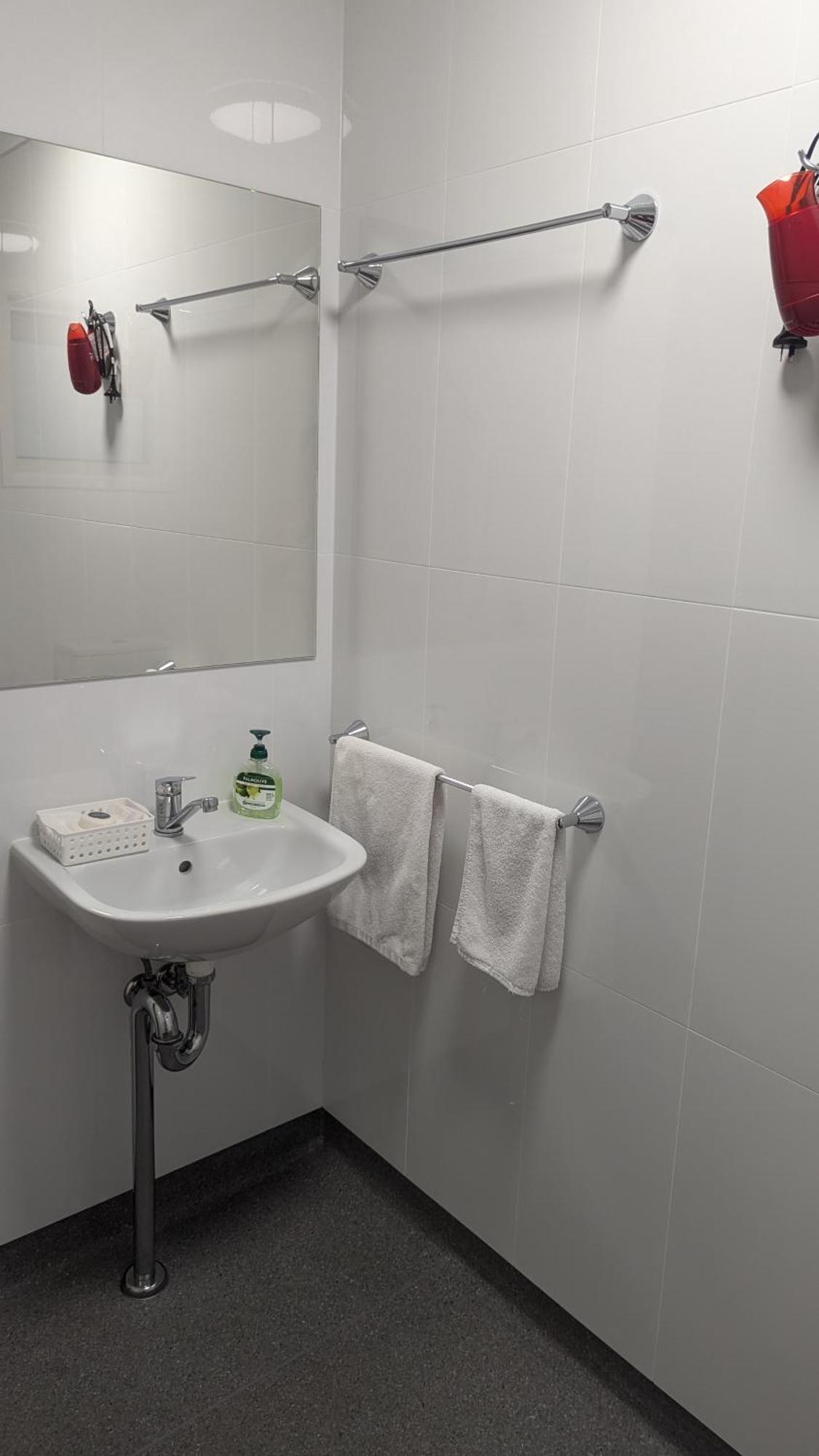 Proserpine Motor Lodge Bagian luar foto