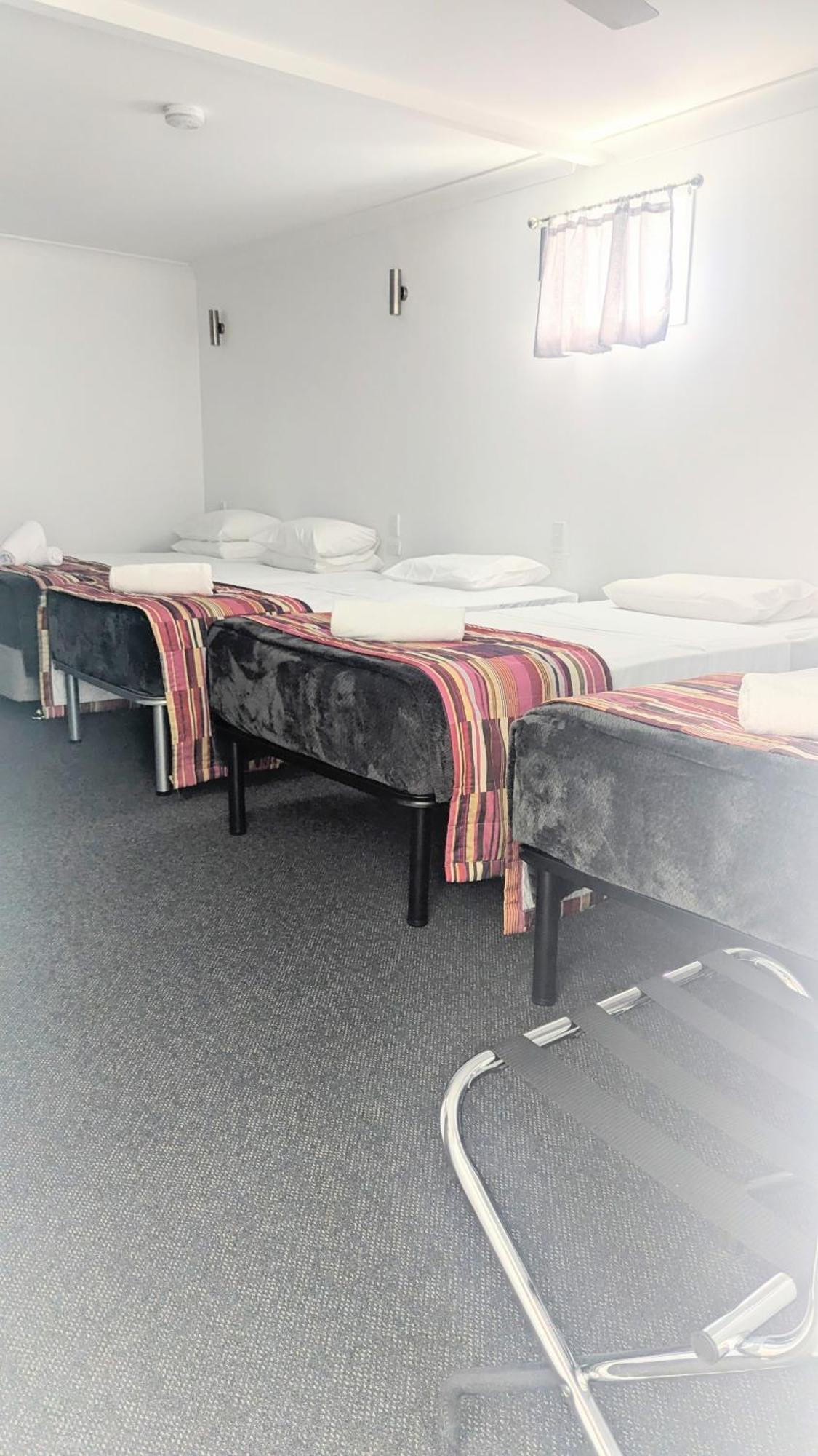 Proserpine Motor Lodge Bagian luar foto